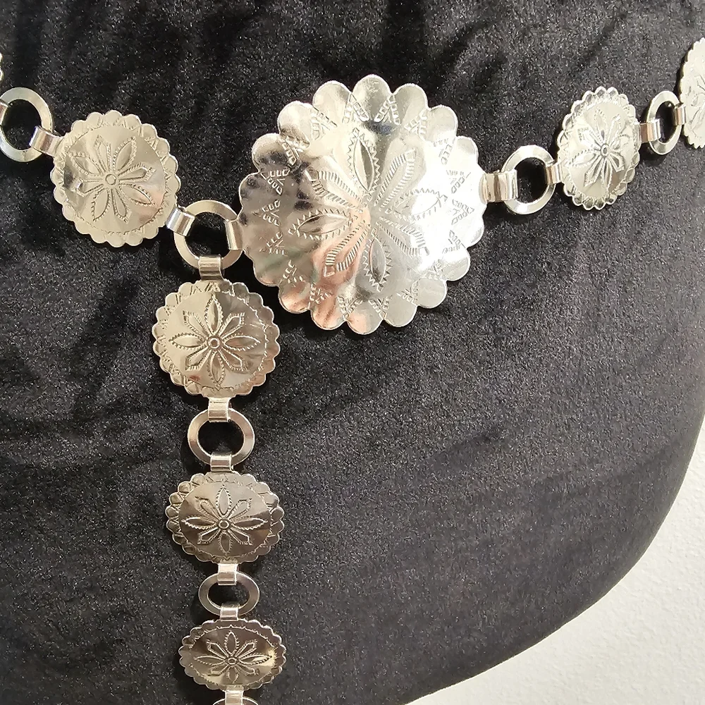 Silver Floral Concho Waist Belt - Women's Accessory - Picture 2 of 8